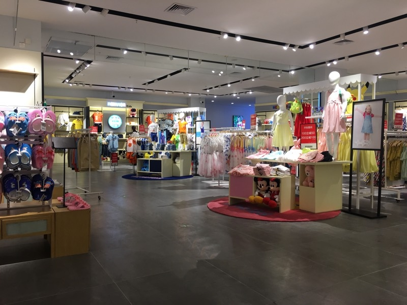 服裝百貨店兒童區(qū)設計
